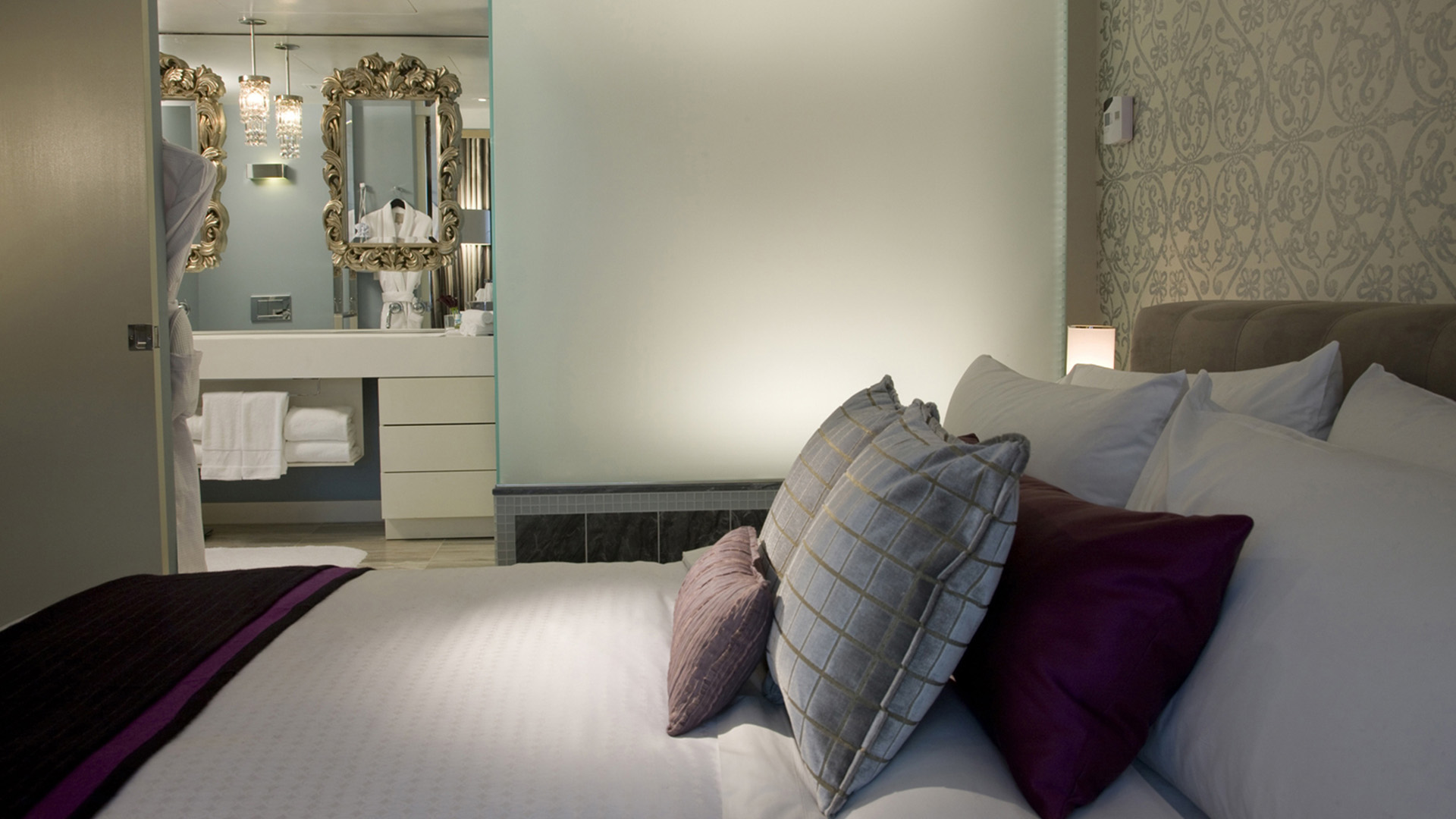 w-hotel-dc-guestroom